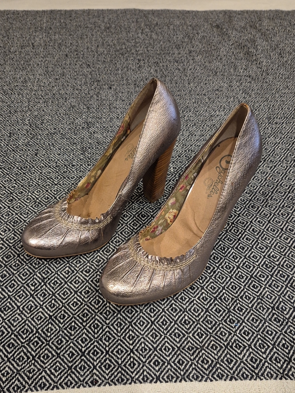 Seychelles Metallic Gold Heels Size 7.5